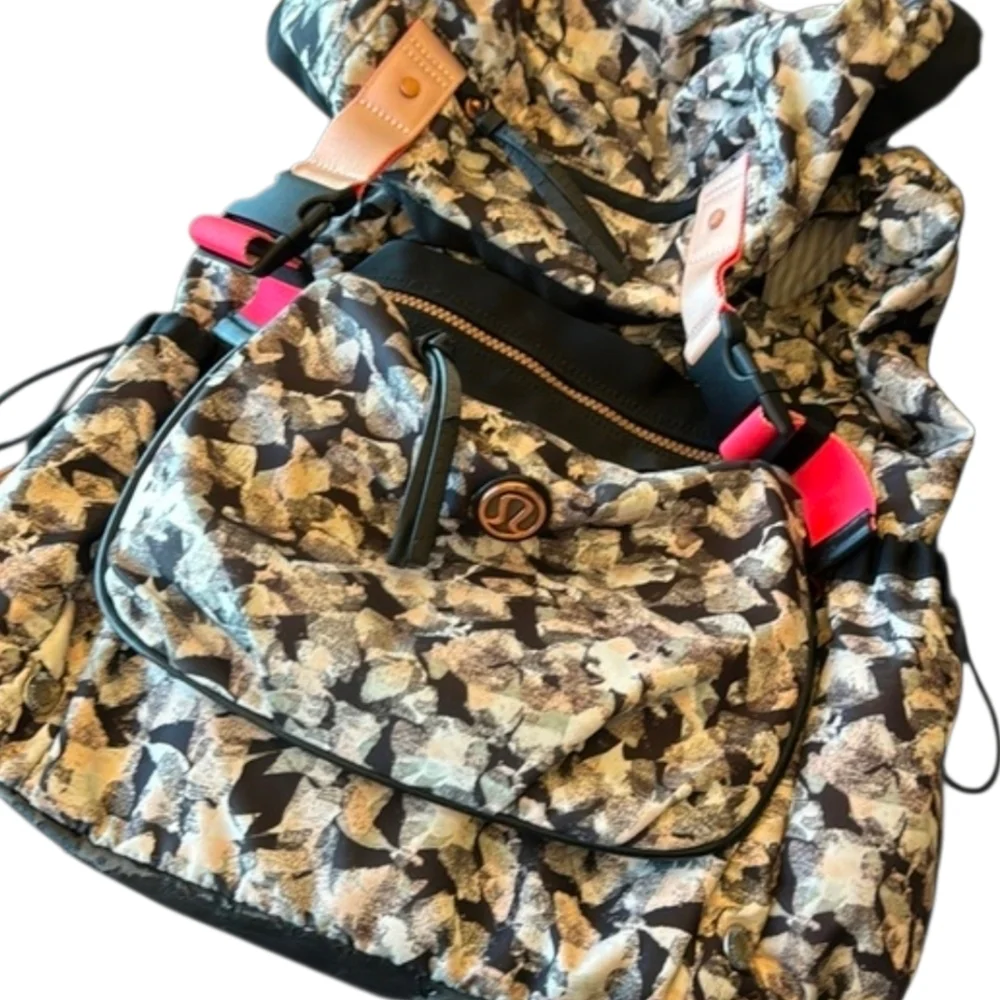 Lululemon Athletica Traveling Rucksack Yogini Backpack Mystic Jungle 1Q